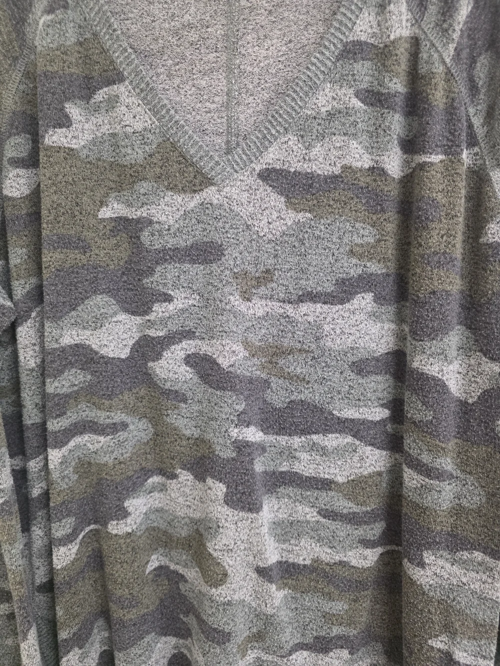 Maurices Gray & Olive Camo V-Neck Sweater (0692)